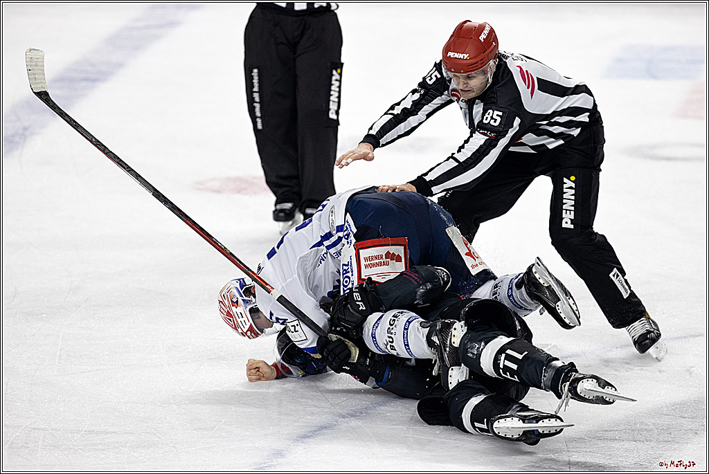 PENNY DEL;  Koelner Haie - Schwenninger Wild Wings; Koeln, 08.10.2021